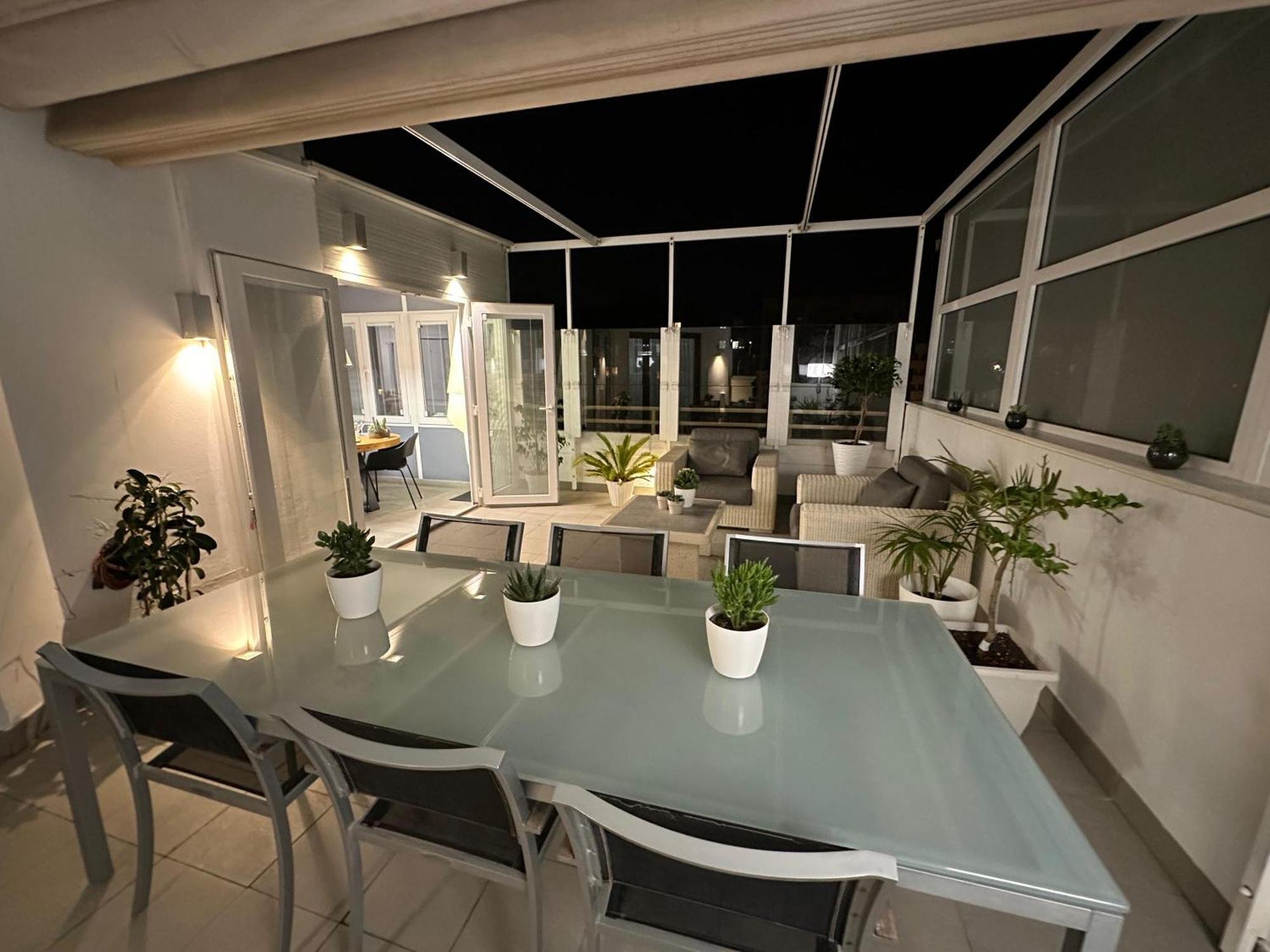 The Penthouse Apartment Алмерия Екстериор снимка