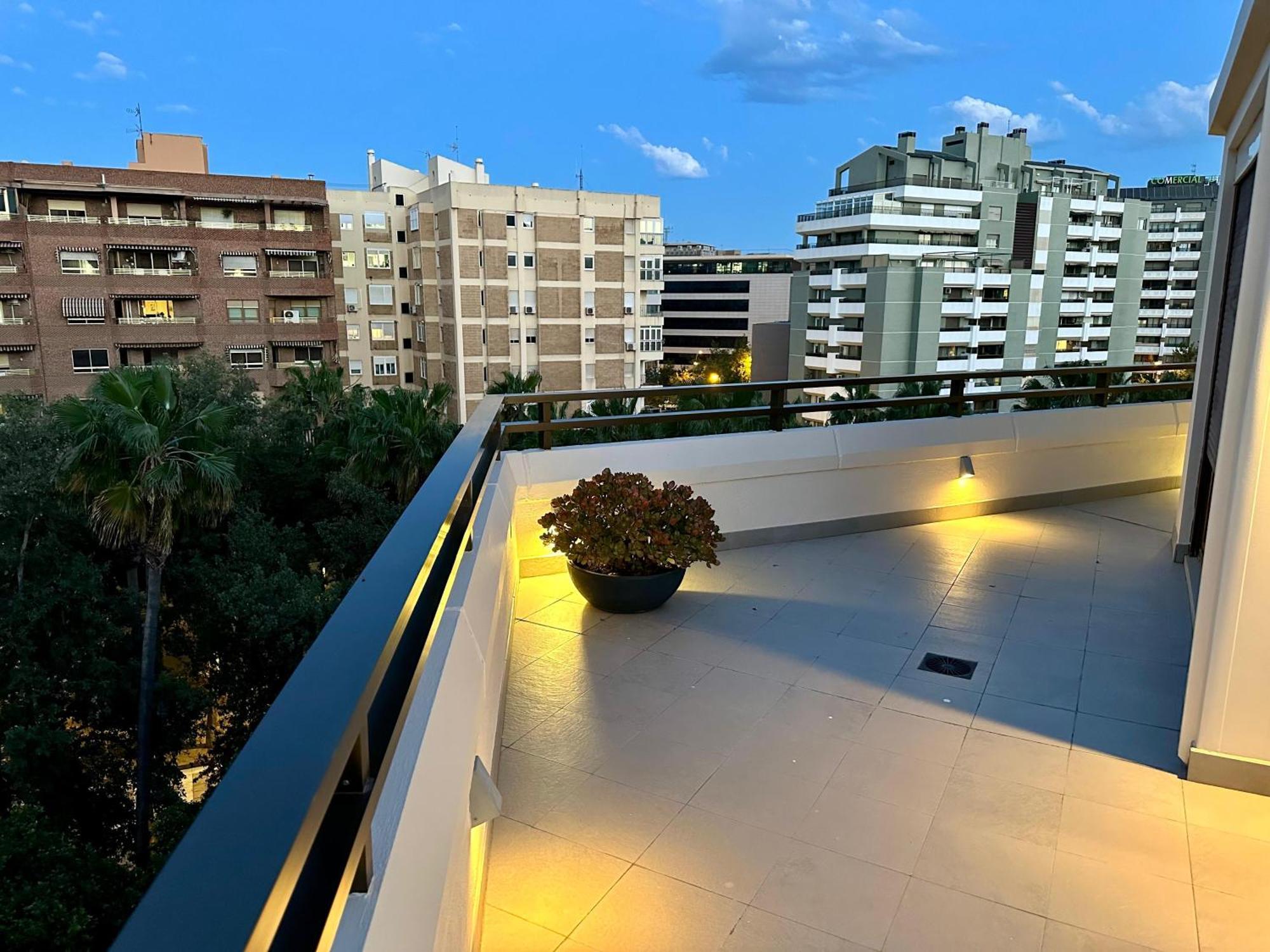 The Penthouse Apartment Алмерия Екстериор снимка