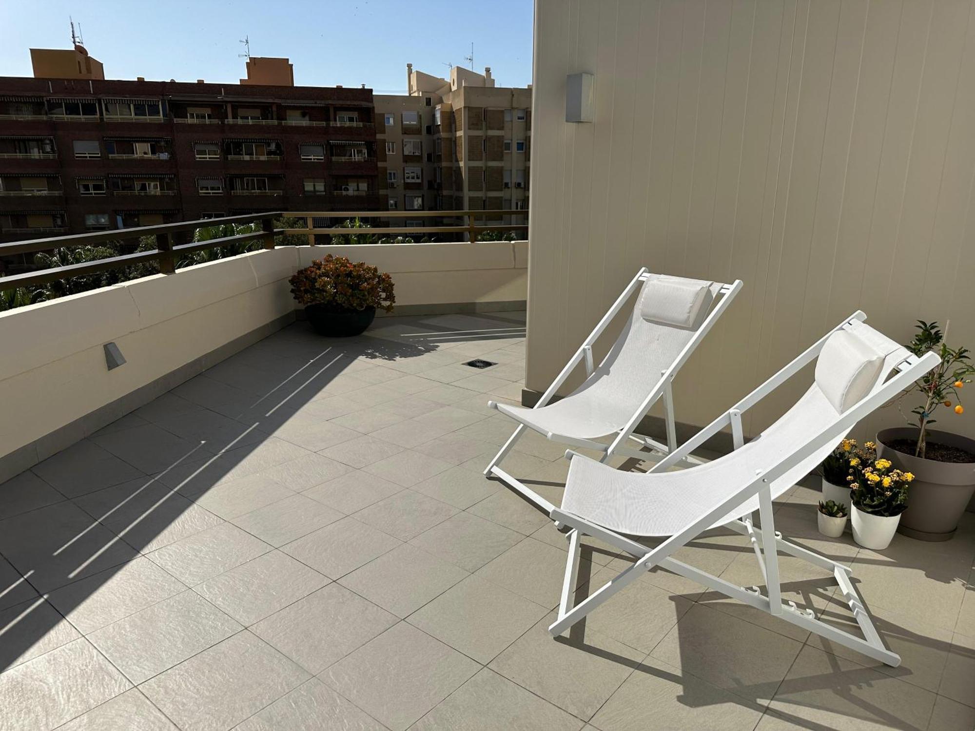 The Penthouse Apartment Алмерия Екстериор снимка
