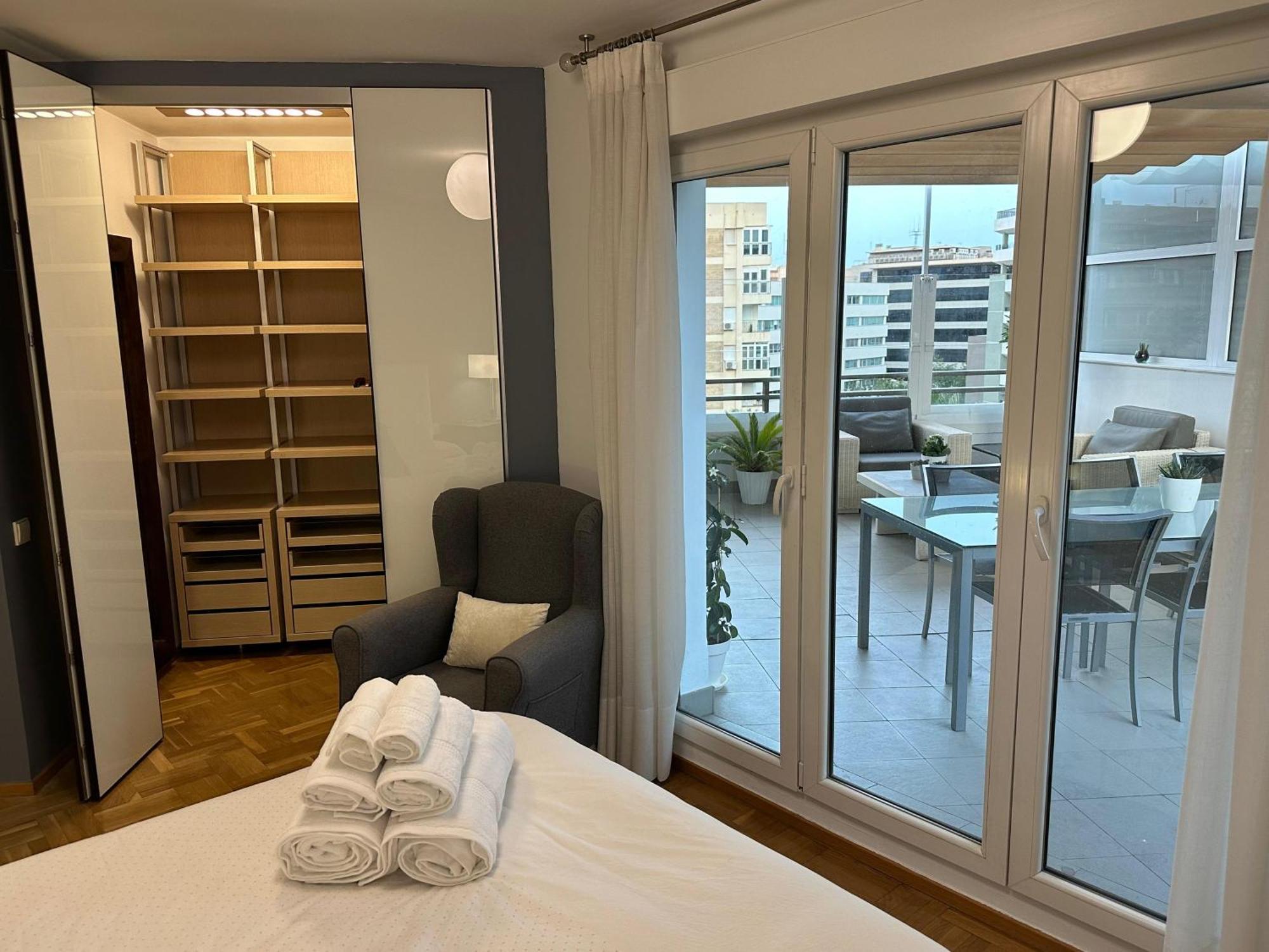 The Penthouse Apartment Алмерия Екстериор снимка