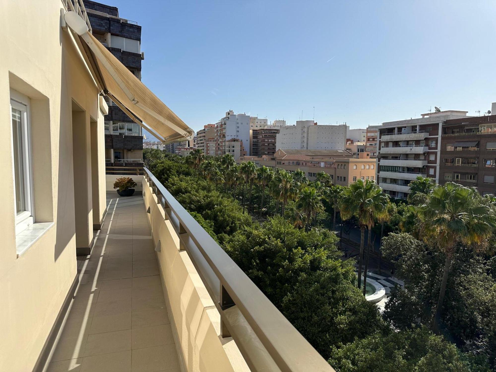 The Penthouse Apartment Алмерия Екстериор снимка