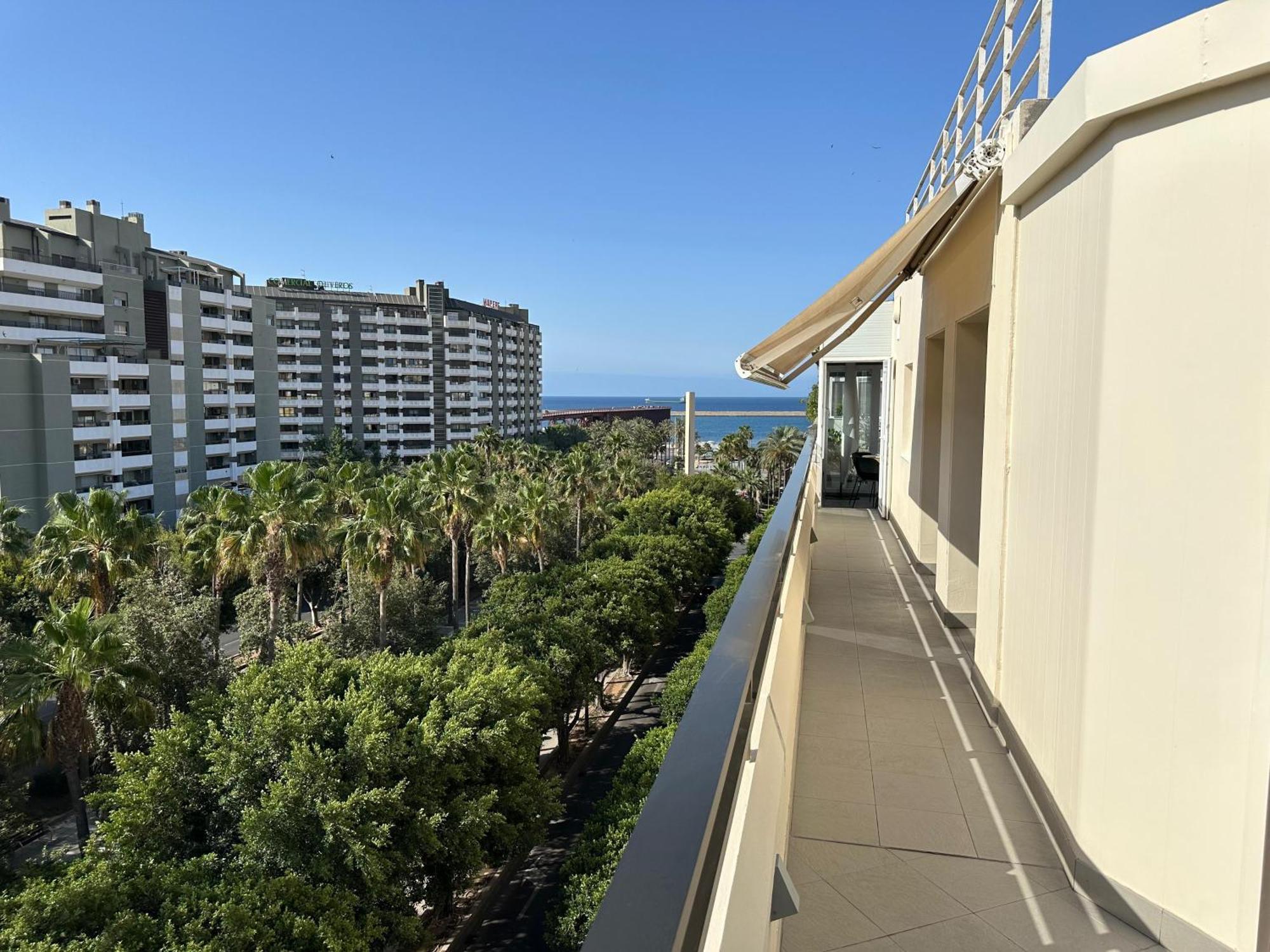 The Penthouse Apartment Алмерия Екстериор снимка